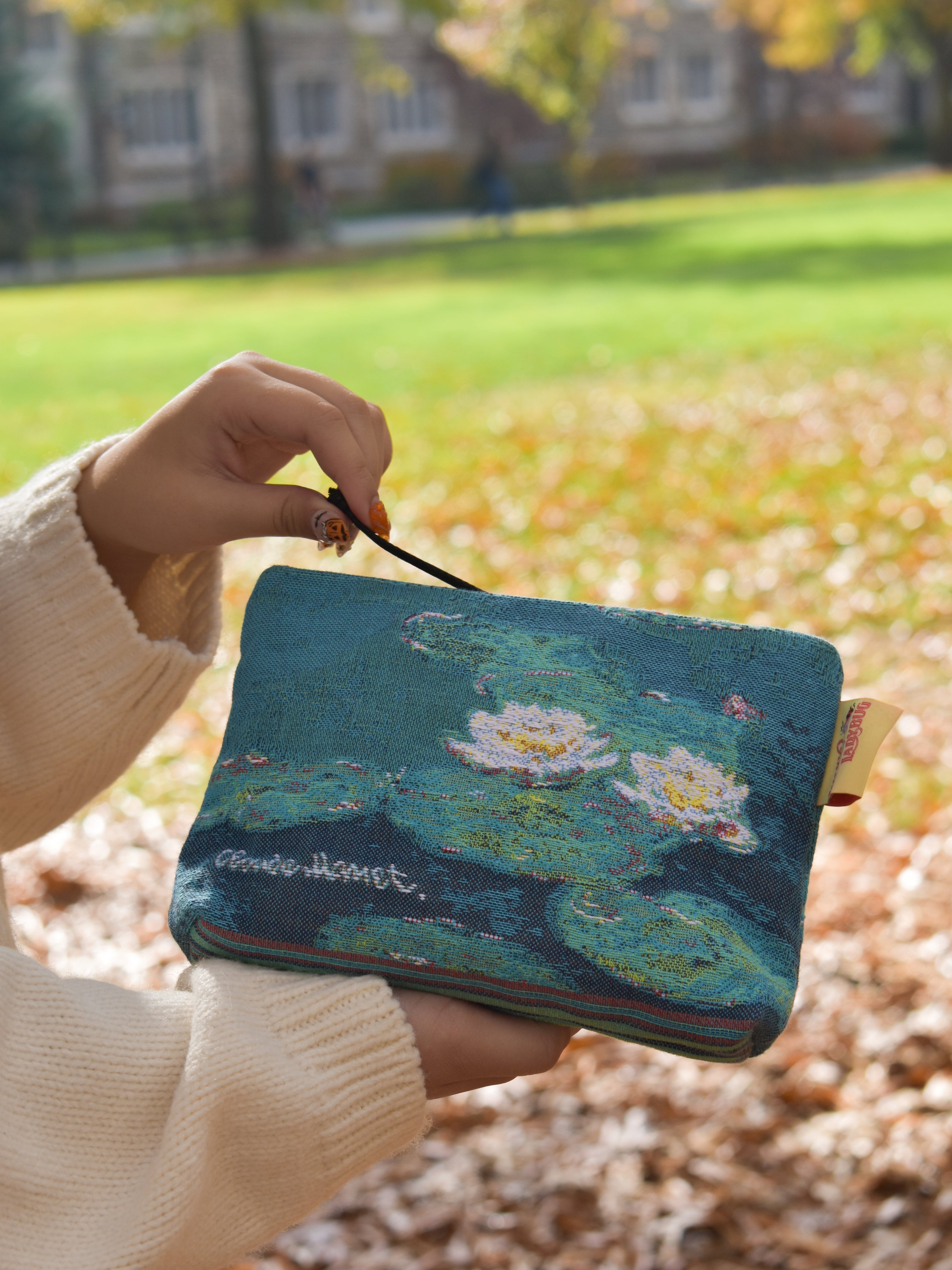 Water Lilies Effet du Soir Pouch